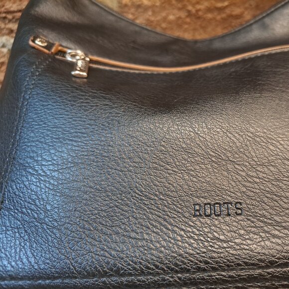 Roots black shoulder purse - Picture 6 of 8